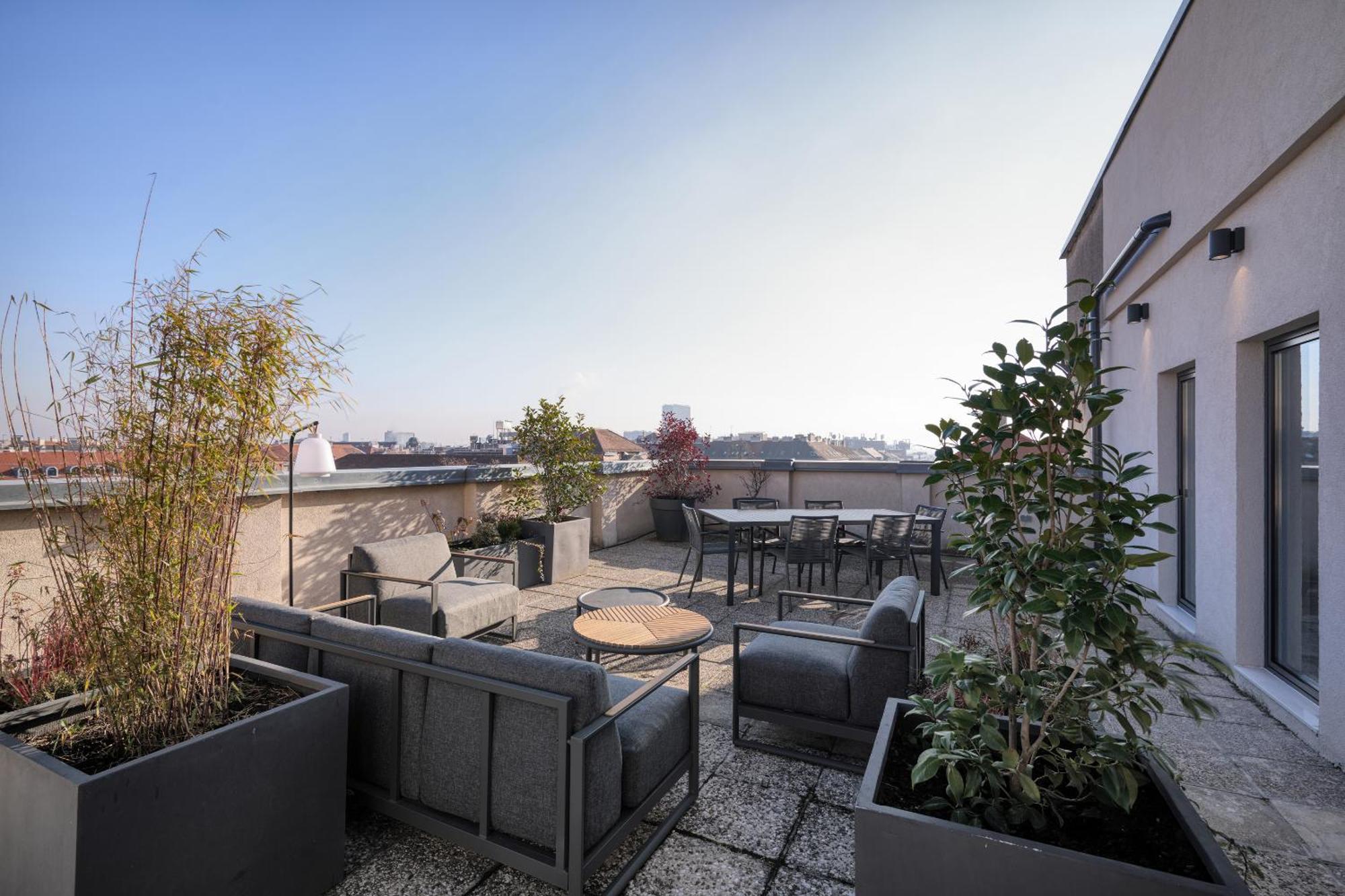Noir Penthouse Terrace By Irundo