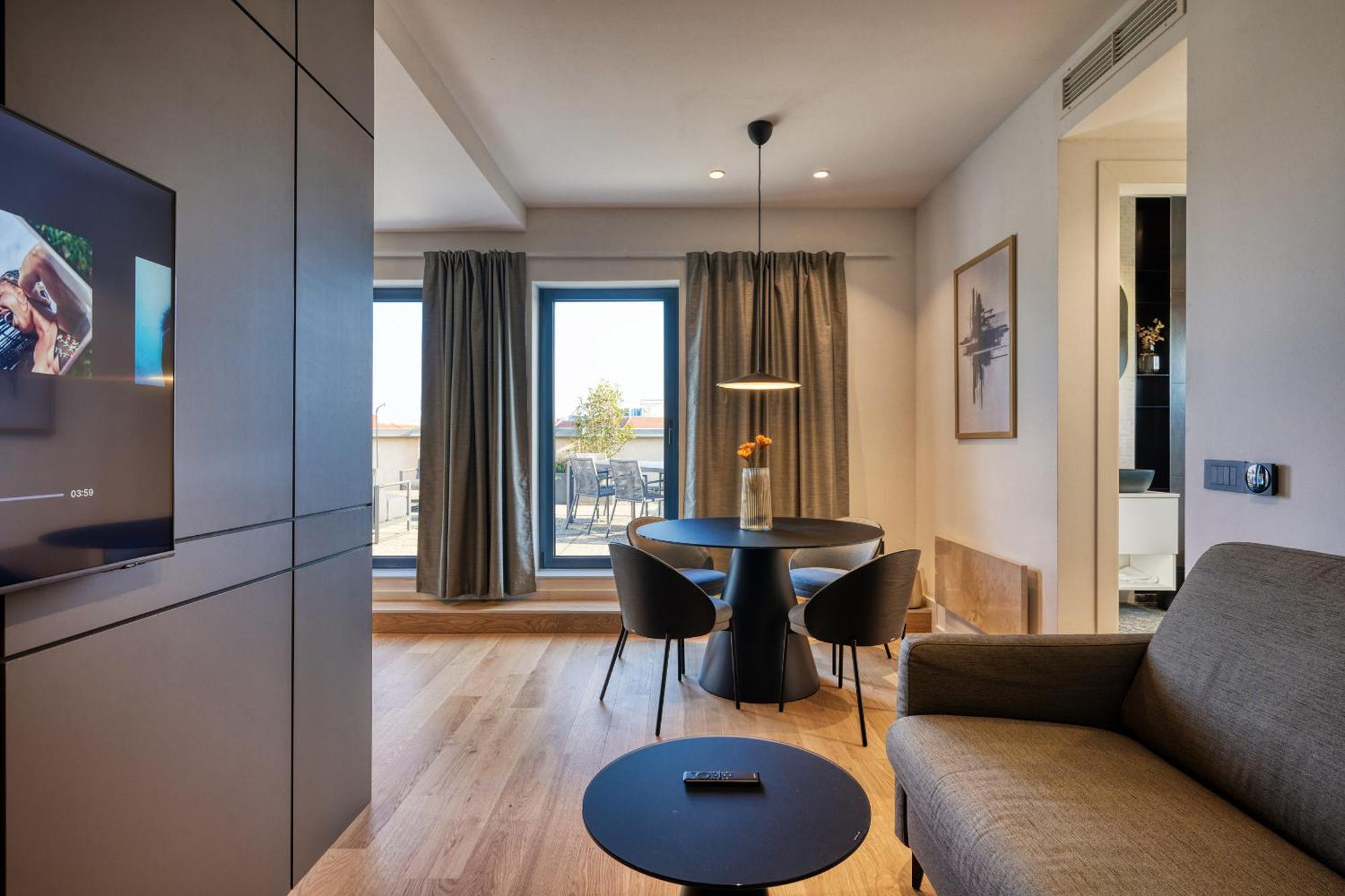Noir Penthouse Terrace By Irundo Zagreb